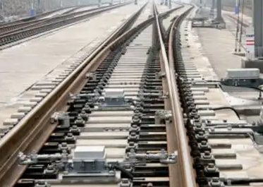 鐵路養護維修設備鋼軌